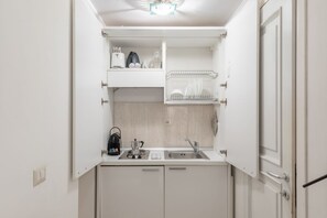 Stovetop, coffee/tea maker