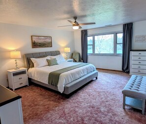12 bedrooms, desk, iron/ironing board, travel cot