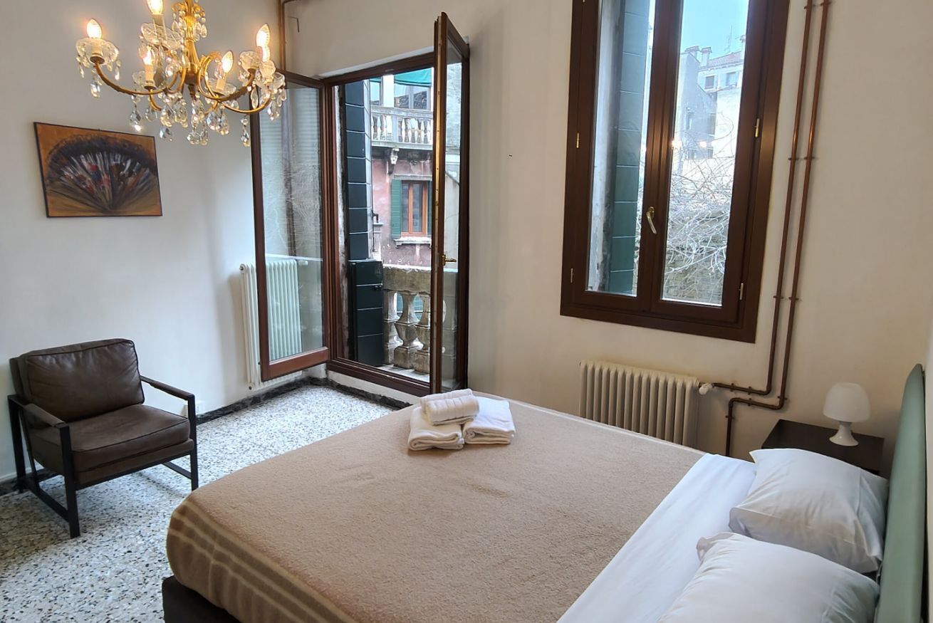 2 bedrooms, iron/ironing board