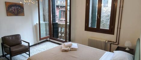 2 bedrooms, iron/ironing board