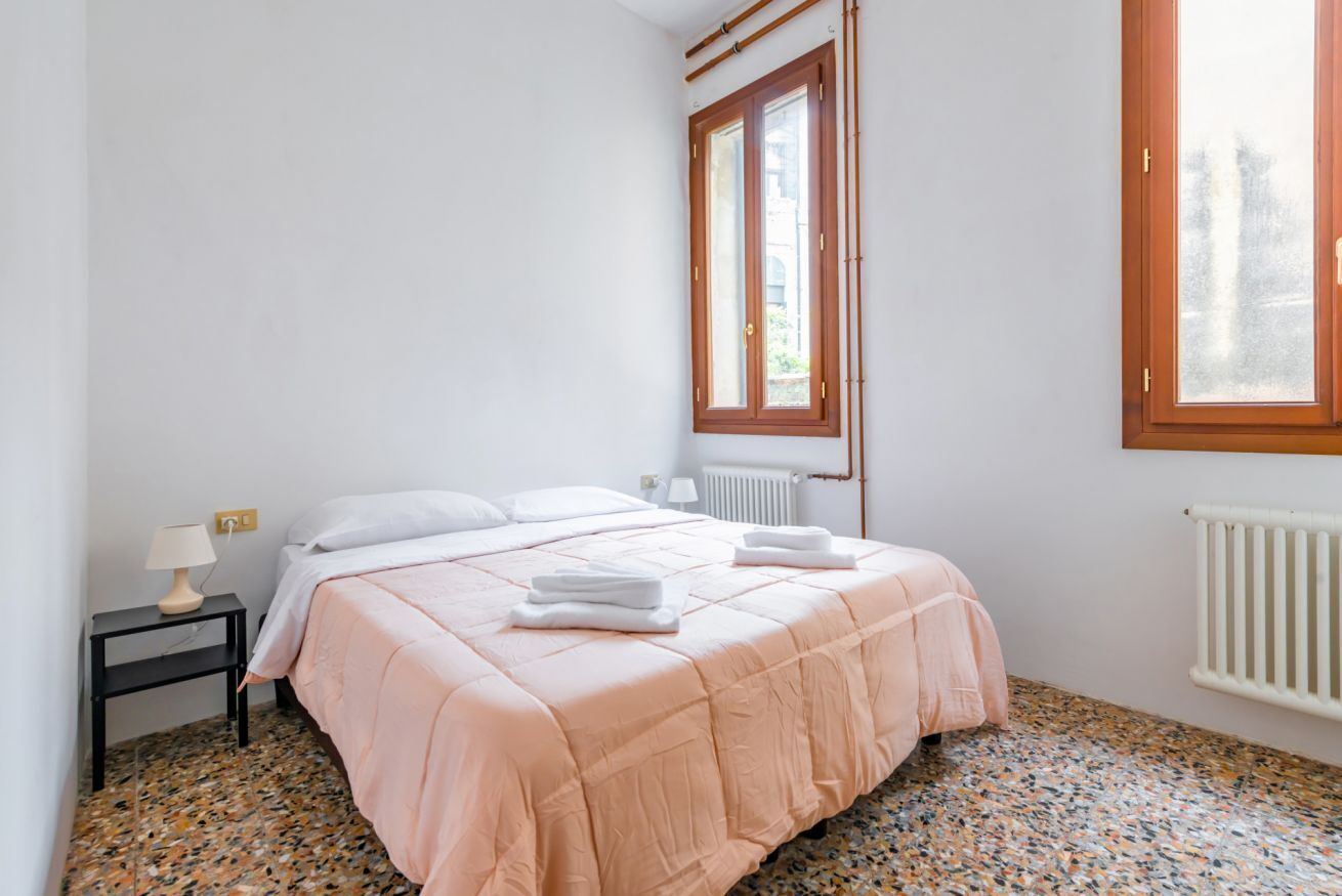 2 bedrooms, iron/ironing board