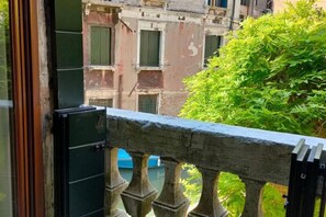 住宿地面