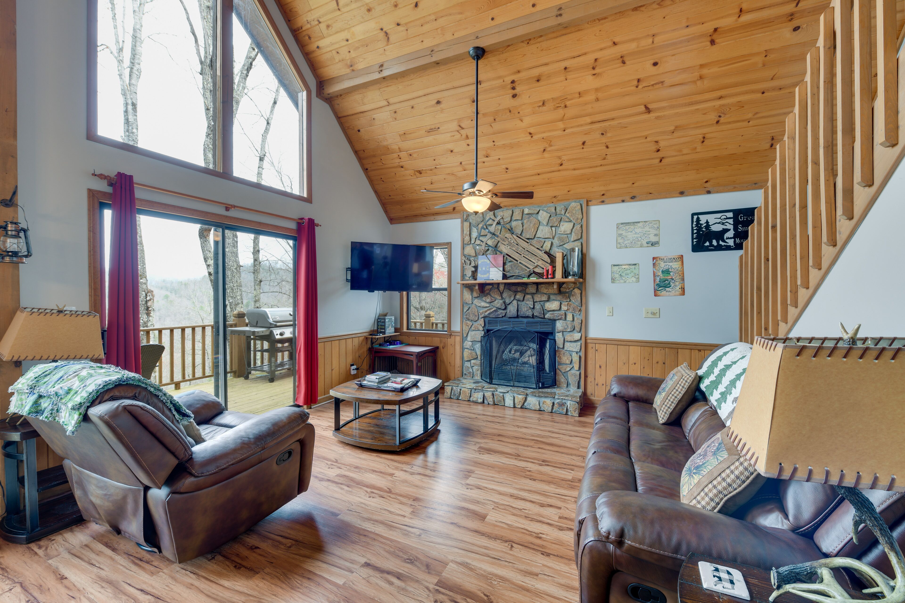 Mountain-View Robbinsville Cabin w/ Hot Tub!