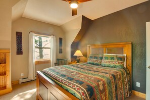 4 Schlafzimmer, Bügeleisen/Bügelbrett, Reisekinderbett, WLAN