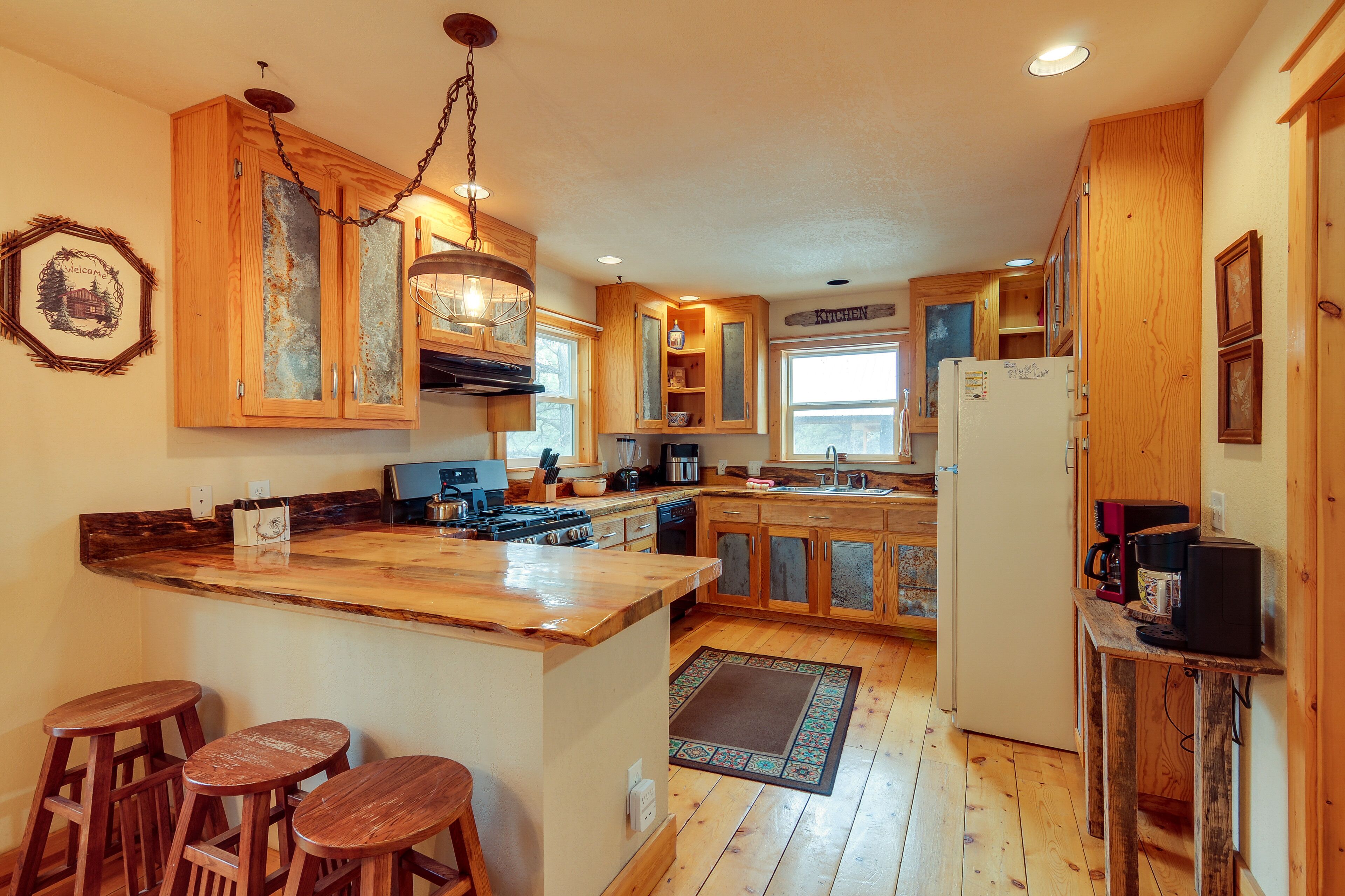 Rustic Pagosa Springs Cabin w/ Hot Tub + Game Room