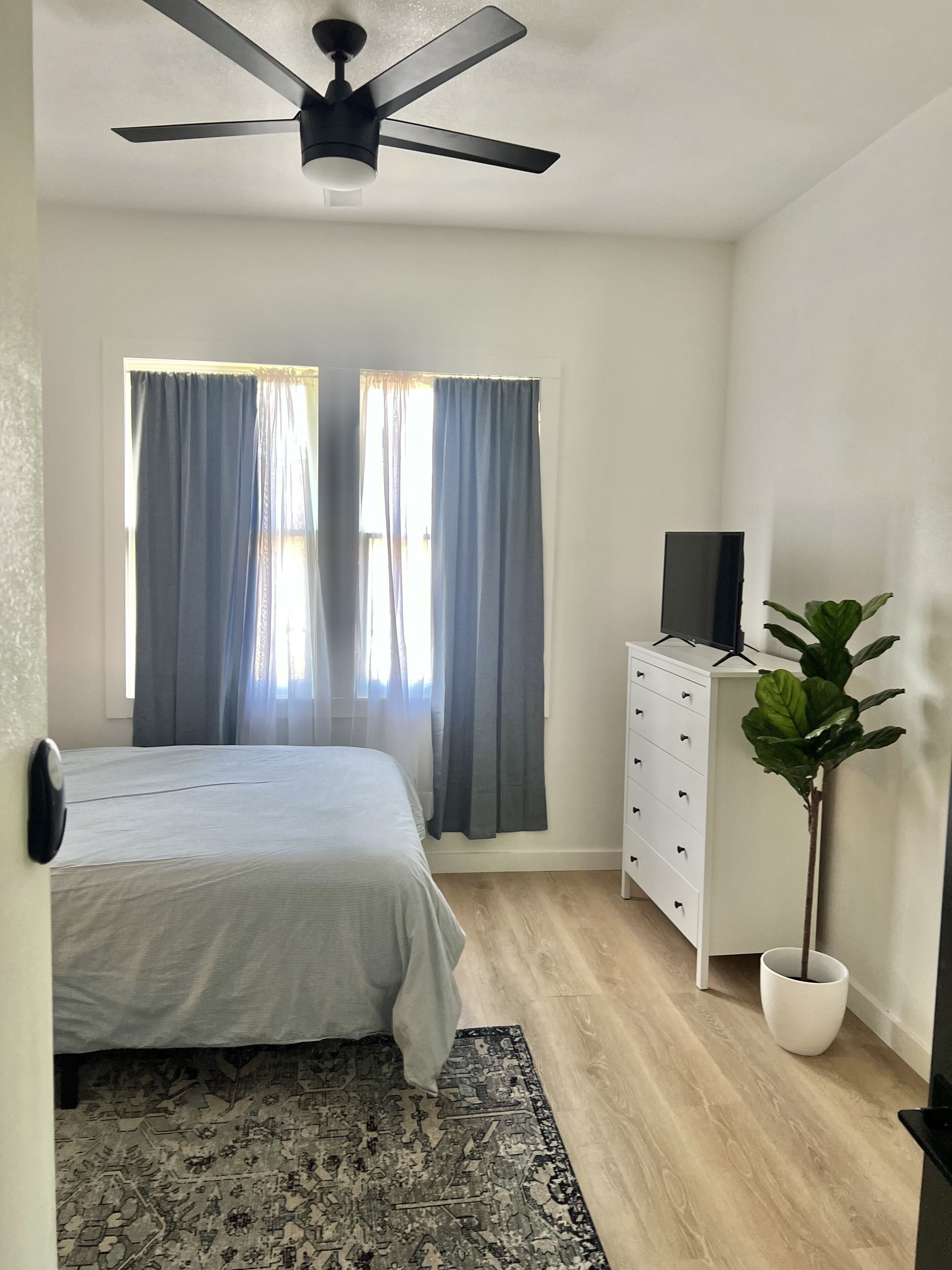 Beautiful space near the Pearl!