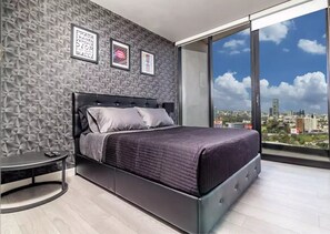 2 chambres, fer et planche à repasser, Wi-Fi, draps fournis