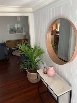 Interior - Charming 1920's 4Br freestanding Plantation Qldr. (Annerley)