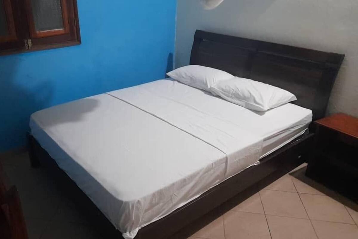Double Room | Desk, iron/ironing board (on request), WiFi (free), bed sheets