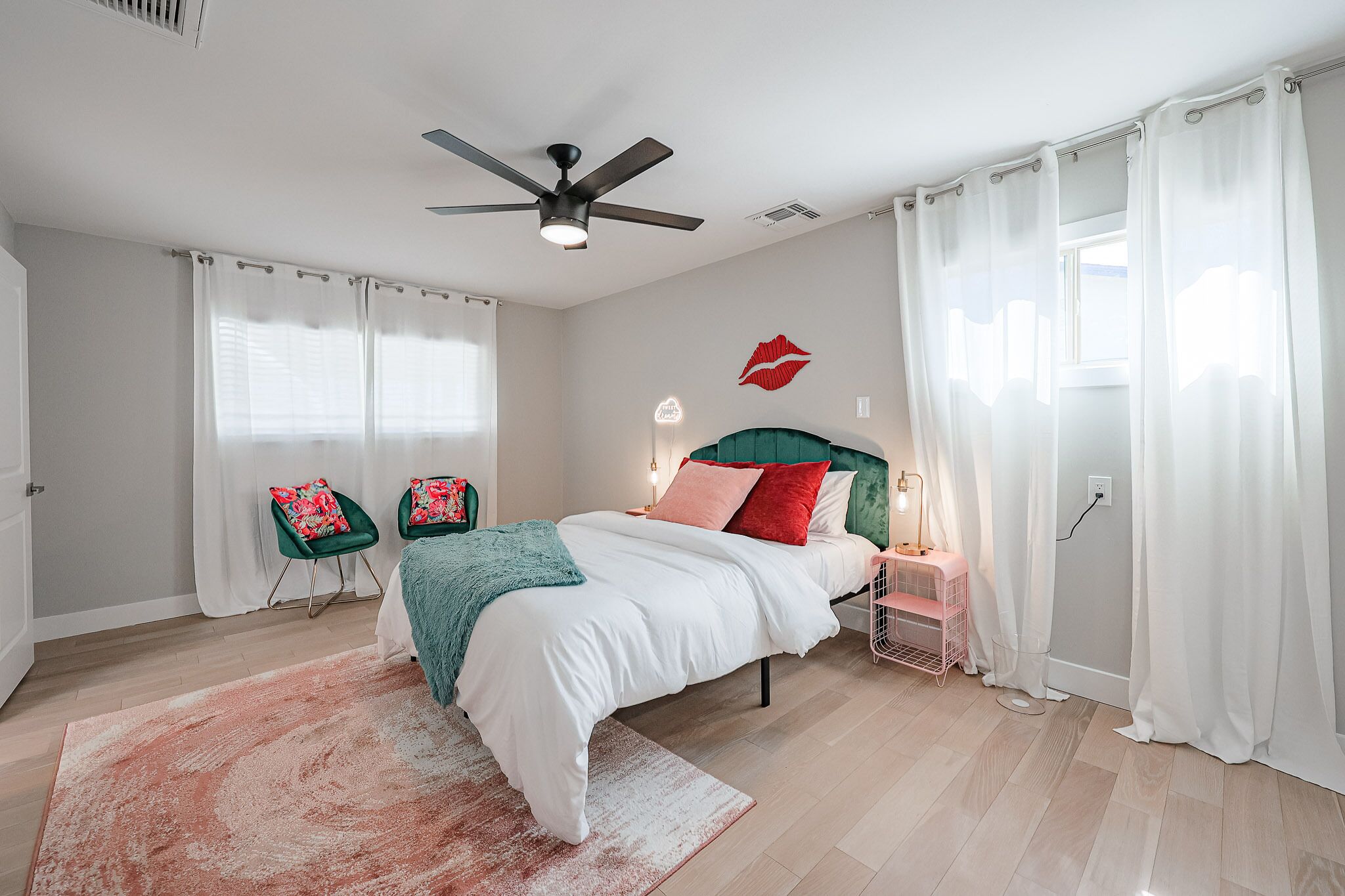 Relaxing Oasis: Spacious 4BR House w/ Private Pool