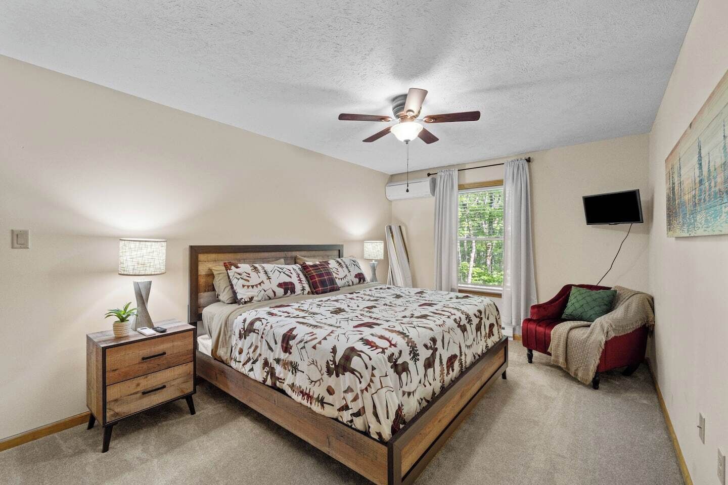 5 bedrooms, desk, iron/ironing board, free WiFi