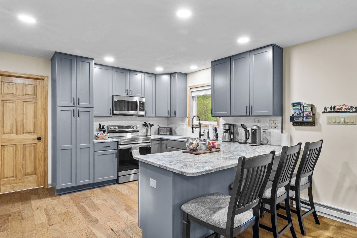 Refrigerador, microondas, horno, placa de cocina