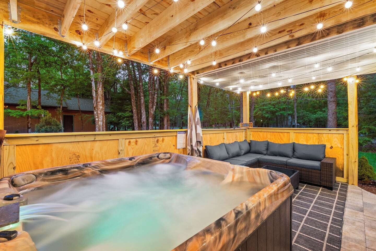 Outdoor spa tub