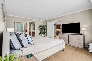 1 bedroom, desk, iron/ironing board, WiFi - Modern King Bedroom apartment—Style, Comfort, Location! LUANA WAIKIKI 1106 (Honolulu)