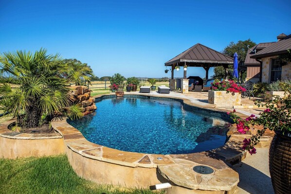 Outdoor pool - Lone Wolf Ranch | Pet-friendly | Pool (Fredericksburg)