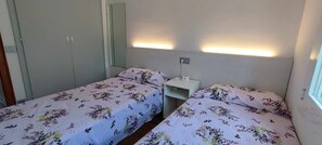 3 bedrooms, desk, iron/ironing board, travel crib - Villa Cecilia, an oasis on the Costa Brava (S'Agaro)