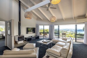 TV, fireplace, offices