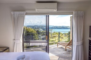 4 bedrooms, iron/ironing board, WiFi