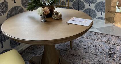 Bourbon on Broadway- 3 King Bed- Downtown Bardstown-Walk everywhere!!