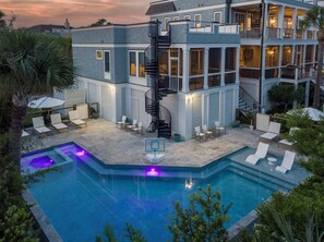 A heated pool - 3 53rd Ave Stunning Ocean Views, Pool, Hot Tub, Elevator, Mother-in-law Suite (Isle Of Palms)