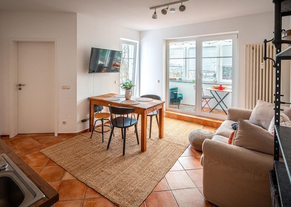 Unclassified image, 1 of 23, button