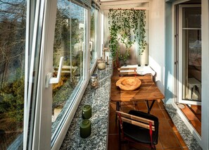 Unclassified image, 2 of 23, button