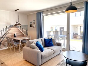 Unclassified image, 4 of 24, button