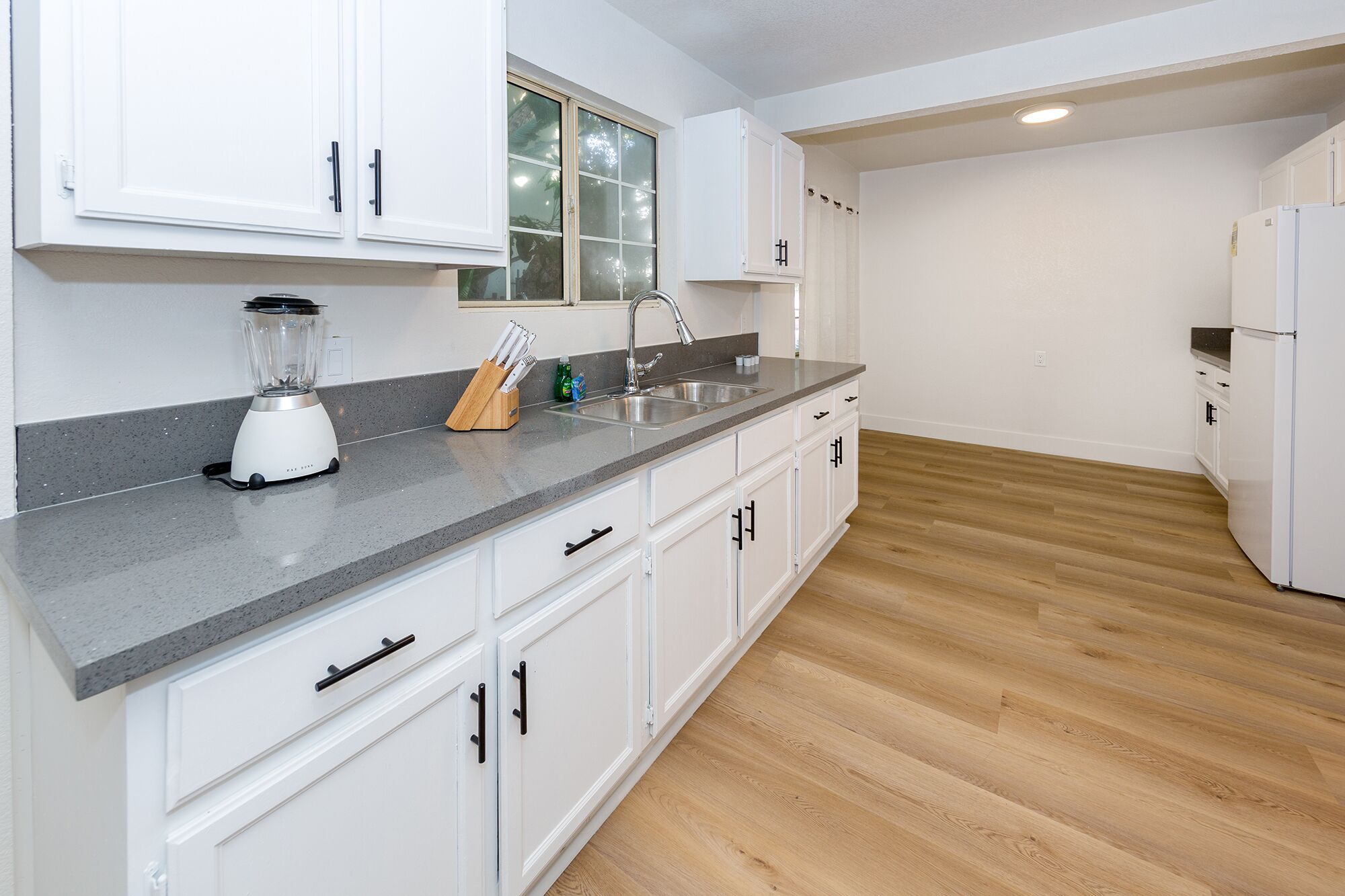 Marvelous 3-bedroom Condo in Beverly Hills