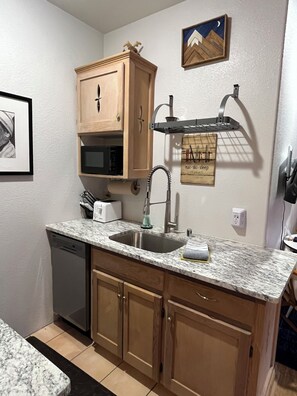 Fridge, microwave, oven, stovetop - Resort Village Modern Studio Condo (Taos Ski Valley)