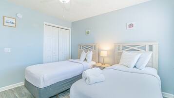 2 bedrooms, iron/ironing board, WiFi, bed sheets