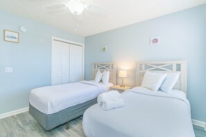 2 室のベッドルーム、アイロン / アイロン台、WiFi、ベッドシーツ