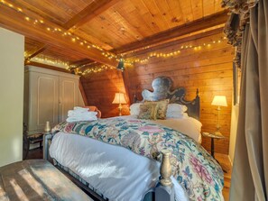5 Schlafzimmer, Schreibtisch, Bügeleisen/Bügelbrett, kostenloses WLAN
