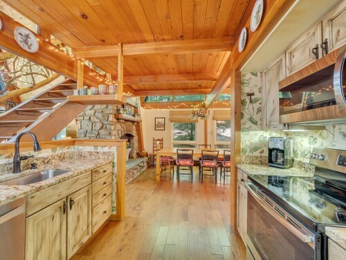 Fairytale Cottage · Ski in/out | Dog Friendly