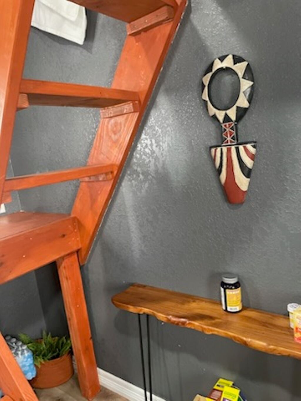 Escape to the Serenity of the Natasha Cabin: Cozy 3-Bedroom Retreat by the River