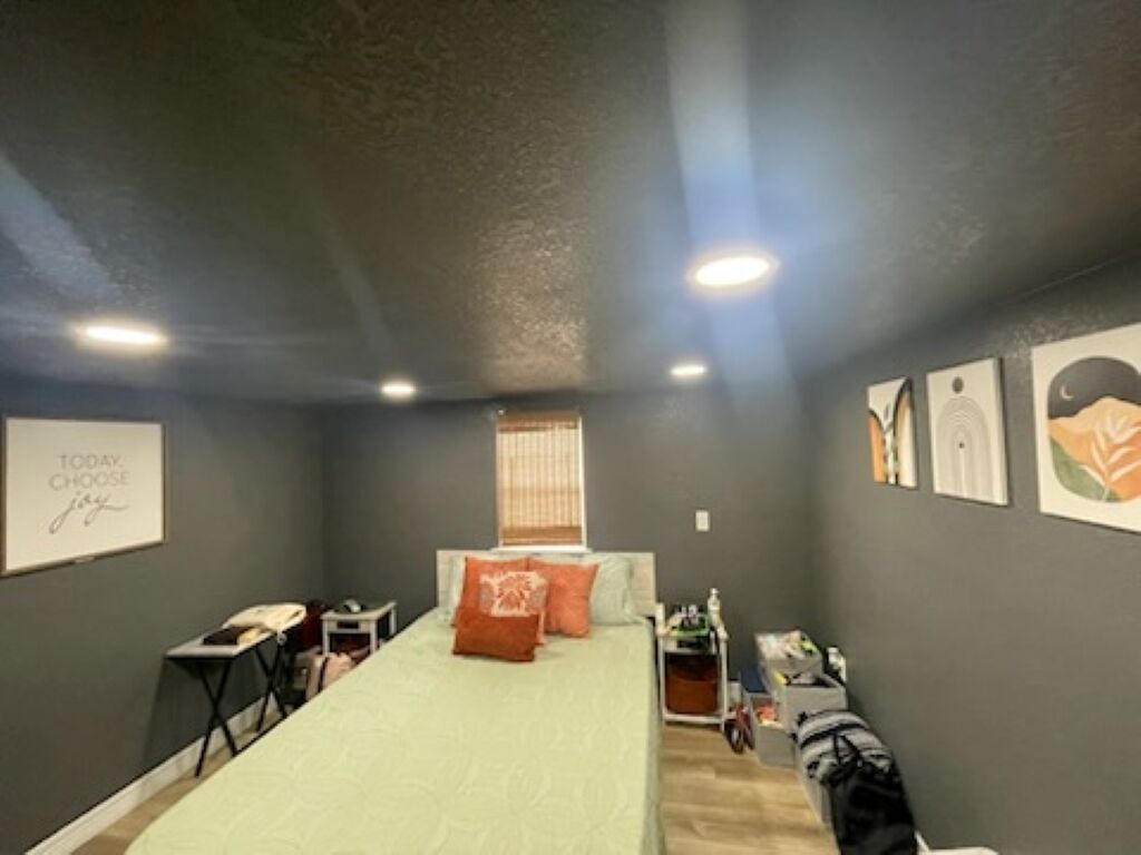 Escape to the Serenity of the Natasha Cabin: Cozy 3-Bedroom Retreat by the River