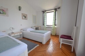 2 bedrooms, free WiFi, bed sheets