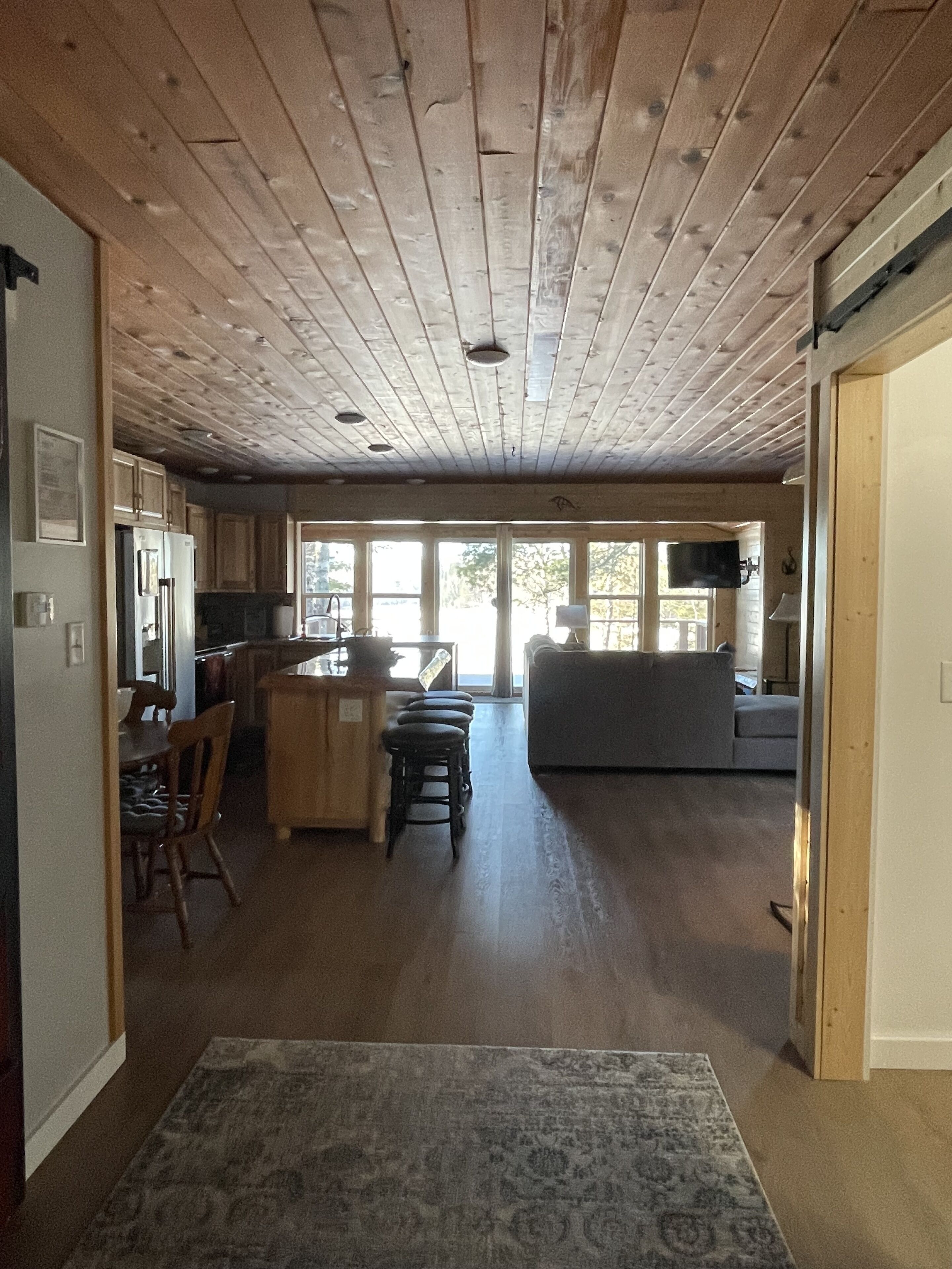 Smart-TV, peis og bøker