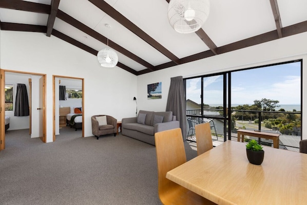 TV - Two Bedroom Apartment Sea View (Kaiteriteri)