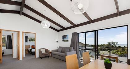 Two Bedroom Apartment Sea View