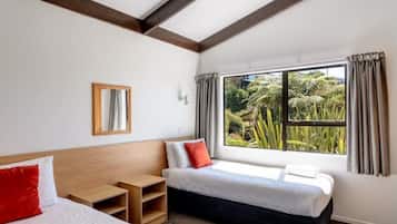 2 bedrooms, iron/ironing board, free WiFi