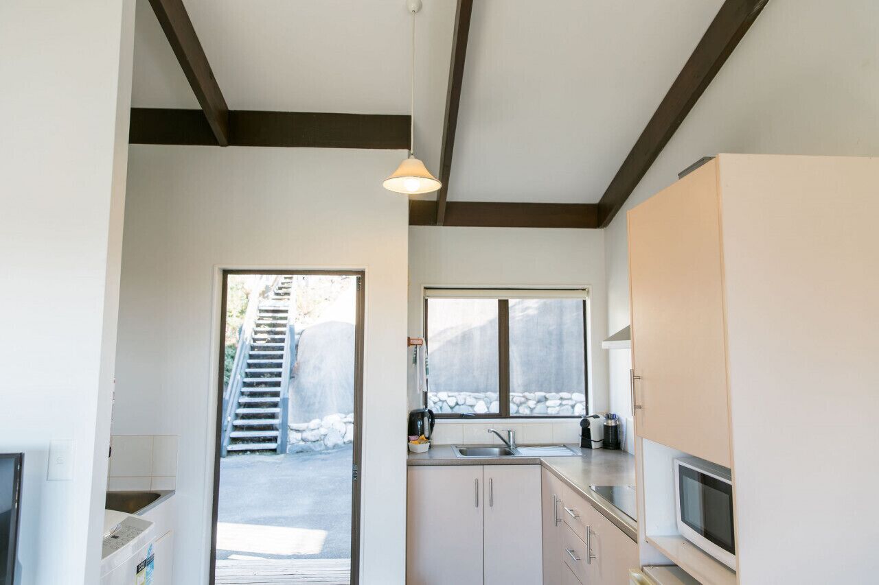 Refrigerador, microondas, cafetera y tetera y tostadora 