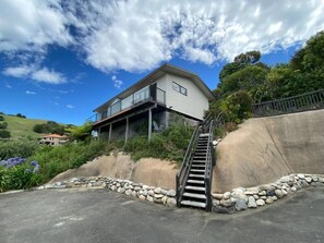 Exterior - Studio Sea View Upper Level (Kaiteriteri)
