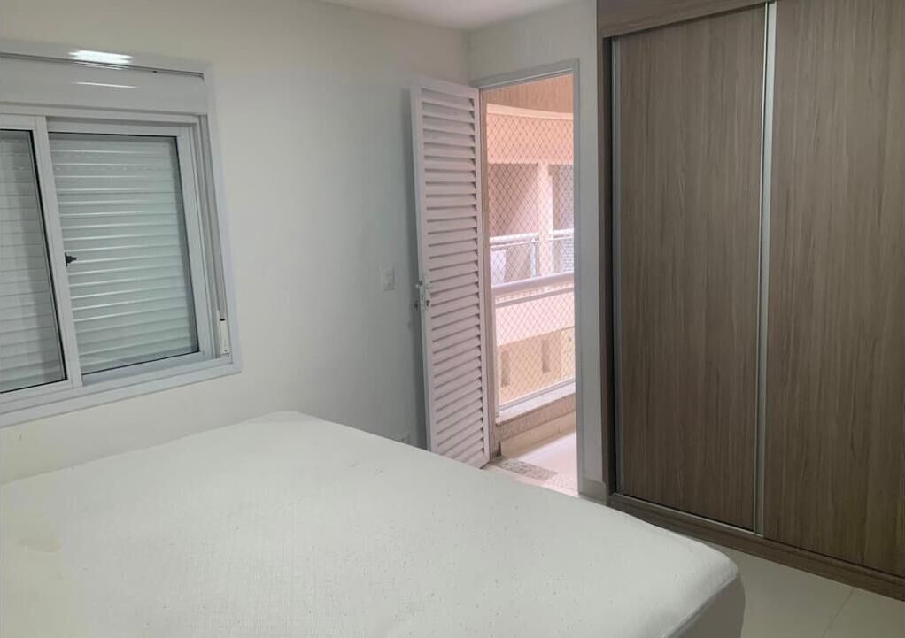 Beautiful triplex house with 4 stes - private pisc/church- 5 min from Praia da Enseada