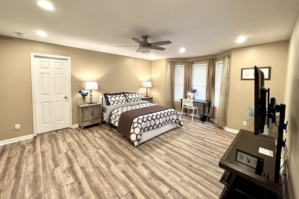 Master bedroom wt New bathroom