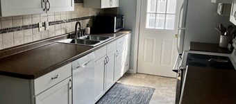 Rhain Rentals 2 Bed in St. Joe