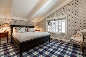 2 bedrooms, iron/ironing board, WiFi