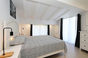 4 soverom, strykejern/-brett og internettilgang