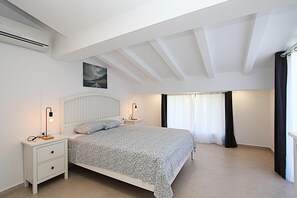 4 bedrooms, iron/ironing board, Internet - Villa Green House, capacity 8 people, air conditioning, private pool and barbecue area (Lloret de Mar)