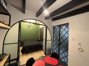 1 camera, Wi-Fi, lenzuola