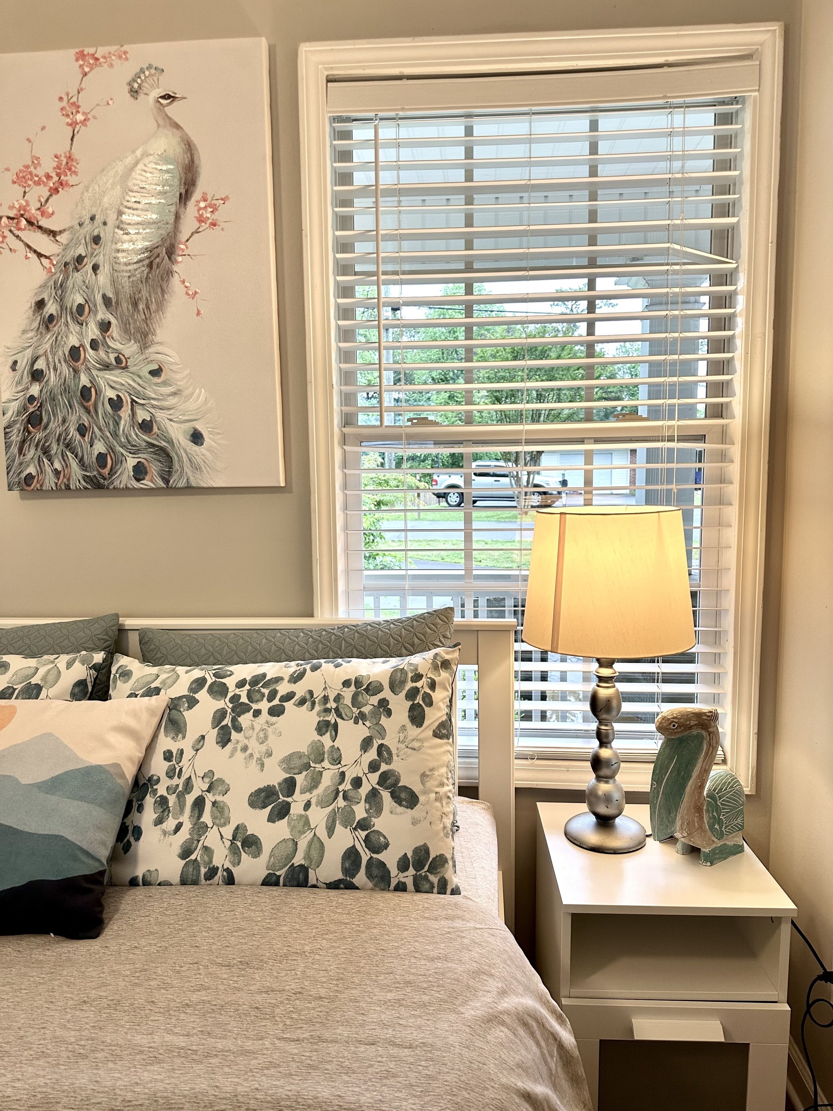 Pretty  Bedroom near  Sugar Hill